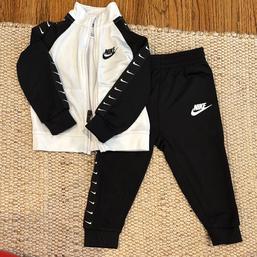 Nike Black and White Jogger Sweatpants